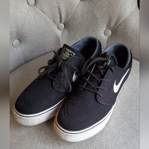 Nike Stefan Janoski Skateboarding Shoes Size 9 Mens